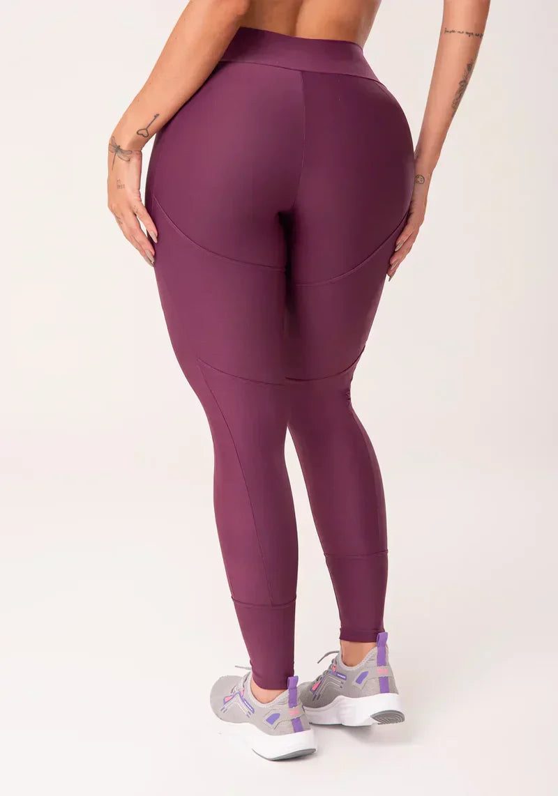 KIT CALÇA LEGGING + TOP VINHO COM RECORTES LEVANTA BUMBUM BÁSICA