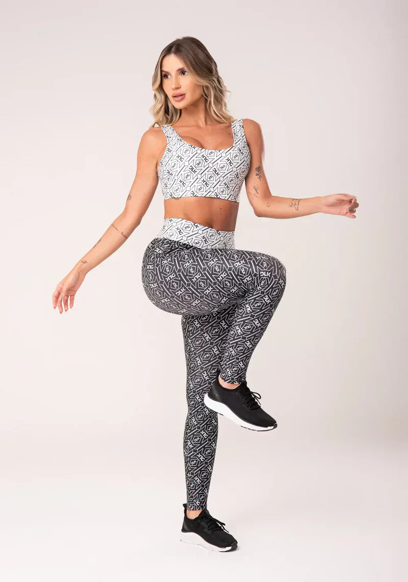 KIT LEGGING + TOP FITNESS FEMININO BRANCO E PRETO LOGOMANIA FLOW