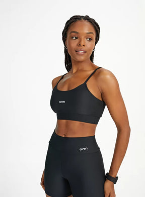 Top feminino fitness alça preto darkness